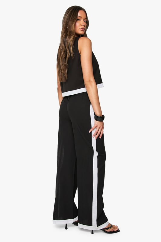 Trousers are a more sophisticated alternative to skinniesTrousers take on a realxed silhouette for the new season, with sports tailoring setting the trends and the wide leg one to watch. Pick printed palazzo pants for a dramatic day time look and tone down with a basic tee, or go for androgynous appeal in tapered man pants and wear with worn-in trainers for a trend-led twist.