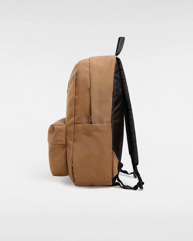The Old Skool Classic Backpack is a favorite for good reason. This classic backpack features an all-purpose, two pocket design with an organizer in the front, a slip-in interior pocket, laptop sleeve that fits most 15'' laptops, and a side water bottle pocket. The iconic checkerboard pattern and heritage details like the woven logo label bring added branding to this iconic design. Our team has set ambitious sustainability goals. Big or small, all of our efforts add up to positive change. To earn the Checkerboard globe logo, at least 30% of the product must be made up of one or a combination of recycled, renewable, and/or regenerative materials.
Shell: 100% Recycled Polyester fabric
Lining: 100% Recycled Polyester fabric
Large main compartment
Front pocket with organizer
Laptop sleeve that fits most 15" laptops (laptop not included)
Water bottle pocket
Padded shoulder straps
Capacity: 22 Liters
Dimensions: 42,5 x 32,4 x 12,1 cm
Composition: SHELL: 100% POLYESTER, LINING: 100% POLYESTER, Exclusive of decoration