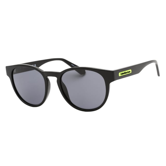 Elevate your style with the Calvin Klein Jeans CKJ22609S 001 sunglasses, designed for both men and women. Featuring sleek black frames paired with grey lenses, these sunglasses offer a modern, versatile look that complements any outfit. Crafted for comfort and durability, they provide reliable eye protection while enhancing your everyday fashion. Perfect for those who value both function and trend, these unisex sunglasses are a must-have accessory to complete your wardrobe with a touch of Calvin Klein's iconic sophistication. 100% plastic
53X19X145