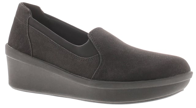 Los zapatos Step Rose Moon cuentan con un diseño elegante y contemporáneo que agrega un toque de sofisticación a su conjunto. La parte superior está elaborada con materiales de alta calidad, lo que garantiza la durabilidad y un aspecto refinado. Las líneas limpias y la silueta minimalista crean un zapato versátil que pasa perfectamente de día a noche, lo que le permite elevar sin esfuerzo cualquier atuendo.

Diseñado con su comodidad en mente, estos zapatos cuentan con la innovadora tecnología de Clarks. La plantilla acolchada proporciona un soporte superior y absorbe el impacto, reduciendo la fatiga y asegurando un paso cómodo. La construcción liviana permite la facilidad de movimiento, mientras que la suela exterior flexible ofrece una excelente agarre y tracción en varias superficies.

Además de su diseño centrado en la confort, los zapatos Step Rose Moon también muestran detalles elegantes. El cierre de cordones permite un ajuste seguro y ajustable, al tiempo que agrega un toque elegante y deportivo a la estética general. Las sutiles costuras y los elementos decorativos agregan un toque de interés visual, mejorando el atractivo general de estos zapatos.

Los zapatos Step Rose Moon son lo suficientemente versátiles como para complementar una amplia gama de atuendos y ocasiones. Combínalos con jeans y un top informal para un aspecto relajado pero de acuerdo, o vístelos con una falda o vestido para un conjunto más pulido. Desde hacer mandados hasta conocer amigos para el brunch, estos zapatos ofrecen el equilibrio perfecto de estilo y comodidad.

Con el compromiso de Clarks con la calidad y la artesanía, los zapatos para mujeres Step Rose Moon están construidos para durar. Están diseñados para resistir las demandas de sus actividades diarias al tiempo que proporcionan una comodidad duradera. Ya sea que esté caminando por las calles de la ciudad o explorando nuevos destinos, estos zapatos lo mantendrán luciendo y sentirse bien.

Eleve su estilo cotidiano con los zapatos de mujer Clarks Step Rose Moon. Experimente la combinación perfecta de moda y comodidad.