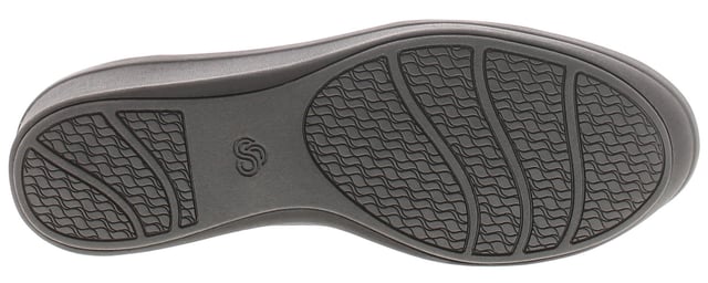 Los zapatos Step Rose Moon cuentan con un diseño elegante y contemporáneo que agrega un toque de sofisticación a su conjunto. La parte superior está elaborada con materiales de alta calidad, lo que garantiza la durabilidad y un aspecto refinado. Las líneas limpias y la silueta minimalista crean un zapato versátil que pasa perfectamente de día a noche, lo que le permite elevar sin esfuerzo cualquier atuendo.

Diseñado con su comodidad en mente, estos zapatos cuentan con la innovadora tecnología de Clarks. La plantilla acolchada proporciona un soporte superior y absorbe el impacto, reduciendo la fatiga y asegurando un paso cómodo. La construcción liviana permite la facilidad de movimiento, mientras que la suela exterior flexible ofrece una excelente agarre y tracción en varias superficies.

Además de su diseño centrado en la confort, los zapatos Step Rose Moon también muestran detalles elegantes. El cierre de cordones permite un ajuste seguro y ajustable, al tiempo que agrega un toque elegante y deportivo a la estética general. Las sutiles costuras y los elementos decorativos agregan un toque de interés visual, mejorando el atractivo general de estos zapatos.

Los zapatos Step Rose Moon son lo suficientemente versátiles como para complementar una amplia gama de atuendos y ocasiones. Combínalos con jeans y un top informal para un aspecto relajado pero de acuerdo, o vístelos con una falda o vestido para un conjunto más pulido. Desde hacer mandados hasta conocer amigos para el brunch, estos zapatos ofrecen el equilibrio perfecto de estilo y comodidad.

Con el compromiso de Clarks con la calidad y la artesanía, los zapatos para mujeres Step Rose Moon están construidos para durar. Están diseñados para resistir las demandas de sus actividades diarias al tiempo que proporcionan una comodidad duradera. Ya sea que esté caminando por las calles de la ciudad o explorando nuevos destinos, estos zapatos lo mantendrán luciendo y sentirse bien.

Eleve su estilo cotidiano con los zapatos de mujer Clarks Step Rose Moon. Experimente la combinación perfecta de moda y comodidad.