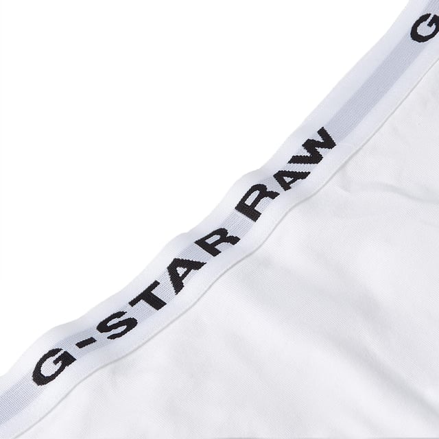 Einfarbige Damen Hipster von der Marke G-STAR im vorteilhaften 3er Pack. Slips für den Alltag mit Logo-Bund aus weicher Stretch-Baumwolle.