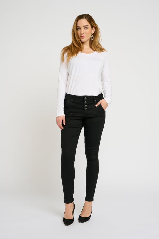 Baiily,Curved fit,Regular taille,Lange lengte,Slim  Wassen op 40°, niet bleken, niet in de droger drogen, Druipnat ophangen in de schaduw, warm strijken max. 150° C, Chemisch laten reinigen.  72% Katoen,26% Polyester,2% Elastaan