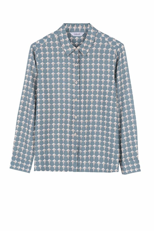 This clever geometric print adds a contemporary touch while the relaxed fit and full button closure makes for unparalleled comfort and maximum versatility