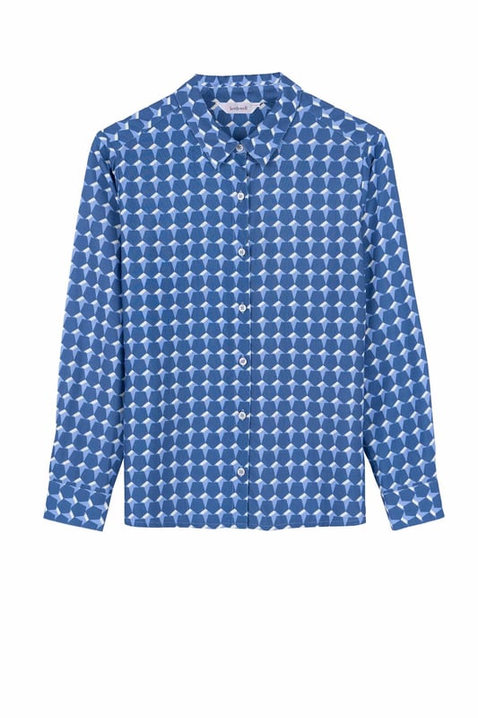 This clever geometric print adds a contemporary touch while the relaxed fit and full button closure makes for unparalleled comfort and maximum versatility