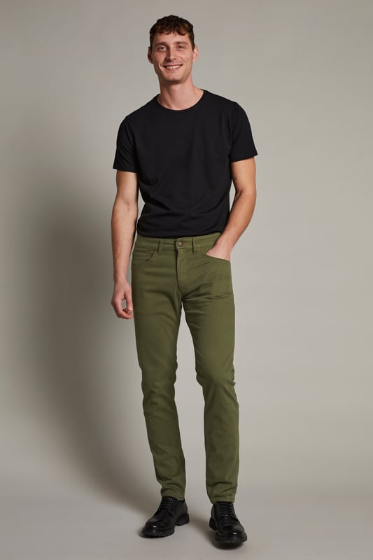 Regular fit,Regular taille,Slim  Wassen op 30°, niet bleken, niet in de droger drogen, Druipnat ophangen, koud strijken max. 110° C, Droogreiniging  66% Katoen,32% Polyester,2% Elastaan