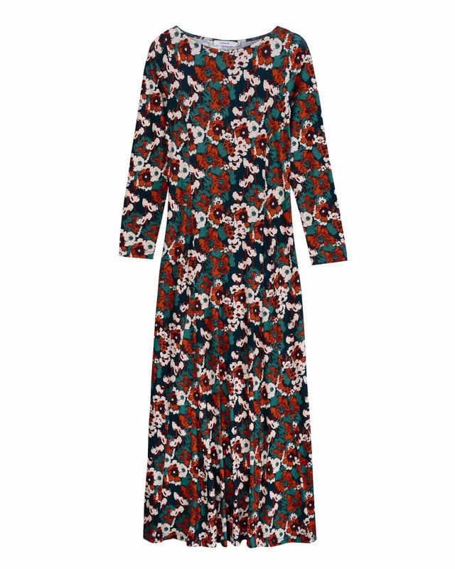This medium scale floral print dress adds a touch of romance to everyday dressing; the fit-and-flare style pairs beautifully with dressy jackets and elegant ankle boots.