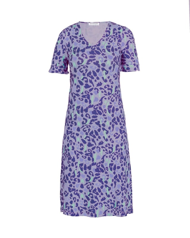 Because everyone loves leopard, we know how important it is to find the world's favourite animal print in the right Colour Profile. The Tilly Dress features a new and improved fit, with slightly fluted sleeves and a soft V neckline.