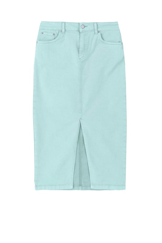 Classic denim with a colourful twist! A stylishmid-length skirt in an ultra-comfortable cotton mix denim, with a touch of elastane for the perfect balance of structure, stretch and style.