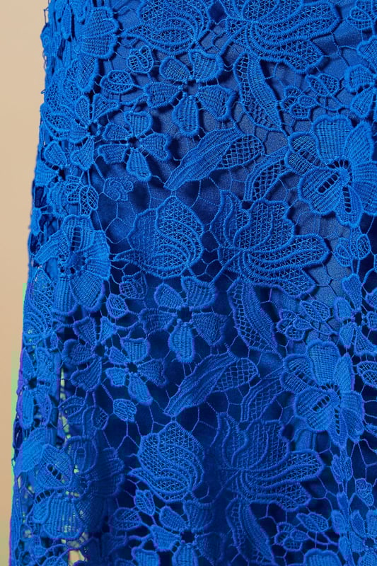 Floral Lace V Neck Midi Dress Intricate floral lace overlay creates a romantic, feminine aesthetic
Flattering V-neckline at front and back for an elegant silhouette
Sleeveless design perfect for warm-weather occasions
Midi length falls gracefully below the knee for sophisticated coverage
Semi-sheer lace detailing adds textural interest and dimension
This enchanting Oasis midi dress showcases delicate floral lace throughout, making it a standout choice for special occasions. The feminine V-neckline frames the dcolletage beautifully, while the matching V-back adds an unexpected touch of allure. Style with metallic strappy heels as shown for formal events such as weddings or race day celebrations. For evening soires, pair with a sleek clutch and statement earrings to complement the dress's intricate texture. The versatile midi length works wonderfully for garden parties when styled with elegant sandals, or dress it up with a tailored blazer for sophisticated evening affairs. This timeless piece transitions effortlessly from daytime celebrations to evening gatherings with just a change of accessories, making it a valuable addition to your occasion wardrobe.