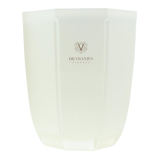 Ginger Lime, launched in 2021, is a Citrus Aromatic fragrance for both men and women by Dr. Vranjes Firenze. Perfect for Summer and Fall, this fragrance is mostly worn during the day. This fragrance contains notes of lime, white pepper, and ginger. Discover the different fragrance formats of the citrusy Ginger Lime fragrance and choose the one that best compliments your sparkling lifestyle at home.