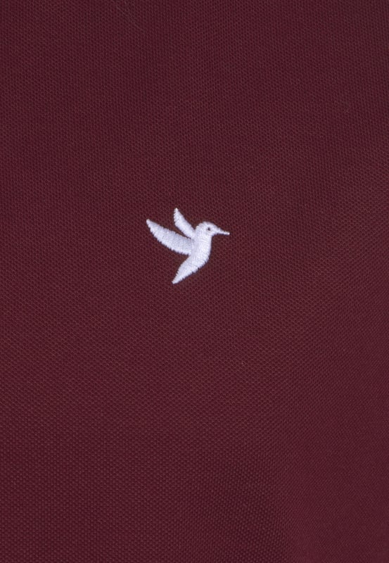 Polo Shirt Kurz Arm Pique Baumwolle Das Felix Hardy Herren-Poloshirt mit kurzen Ärmeln ist ein zeitloses Kleidungsstück, das Komfort und Stil vereint. Aus einem atmungsaktiven, leichten Stoff gefertigt, bietet es hervorragende feuchtigkeitsableitende Eigenschaften, damit Sie den ganzen Tag kühl und trocken bleiben. Der klassische Polokragen und die Knopfleiste verleihen eine gepflegte, aber legere Optik, ideal für verschiedene Anlässe. Die taillierte Passform sorgt für eine moderne Silhouette, während die kurzen Ärmel und die weiche Textur uneingeschränkte Bewegungsfreiheit bieten. Ob für einen entspannten Ausflug oder eine semi-formelle Veranstaltung – dieses Poloshirt ist eine vielseitige Bereicherung für jede Garderobe.