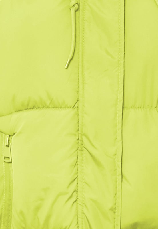 Mymo Gewatteerd gewatteerd jack Dames Zure limoen abrikoos Nu komt kleur in het spel. De gewatteerde pufferjassen van myMo ATHLSR zorgen met hun tweekleurige look voor een winterhighlight. Uitgerust met een capuchon, zijzakken met ritssluiting, verstelbare manchetten en een elastisch trekkoord in de zoom, kan het trendy ontwerp je op een ontspannen manier beschermen tegen lage temperaturen. Het synthetische vulmateriaal isoleert – ook zonder toevoeging van dierlijke producten. Jas