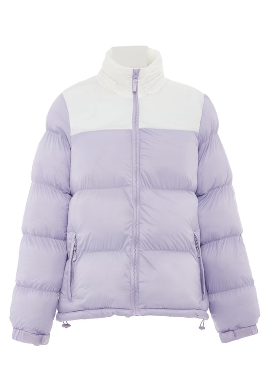 Nu komt kleur in het spel. De gewatteerde pufferjassen van myMo ATHLSR zorgen met hun tweekleurige look voor een winterhighlight. Uitgerust met een capuchon, zijzakken met ritssluiting, verstelbare manchetten en een elastisch trekkoord in de zoom, kan het trendy ontwerp je op een ontspannen manier beschermen tegen lage temperaturen. Het synthetische vulmateriaal isoleert – ook zonder toevoeging van dierlijke producten.  Jas