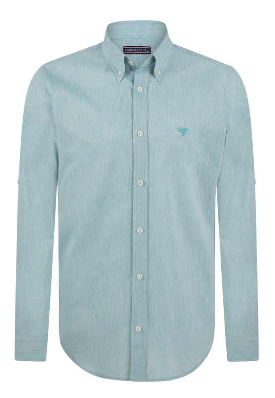 Das Felix Hardy Herren Basic-Hemd – ein zeitloses Essential für jede Garderobe. Gefertigt aus hochwertigem, atmungsaktivem Stoff bietet dieses Hemd ultimativen Komfort und einen gepflegten Look. Dank seines schlichten, minimalistischen Designs mit klassischem Kragen und durchgehender Knopfleiste ist es sowohl für legere als auch formelle Anlässe vielseitig einsetzbar. Die taillierte Passform sorgt für eine elegante Silhouette, während das leichte Material ganztägigen Tragekomfort gewährleistet. Ob lässig mit Jeans oder elegant mit Stoffhosen kombiniert – dieses Basic-Hemd ist die perfekte Grundlage für mühelosen Stil.
