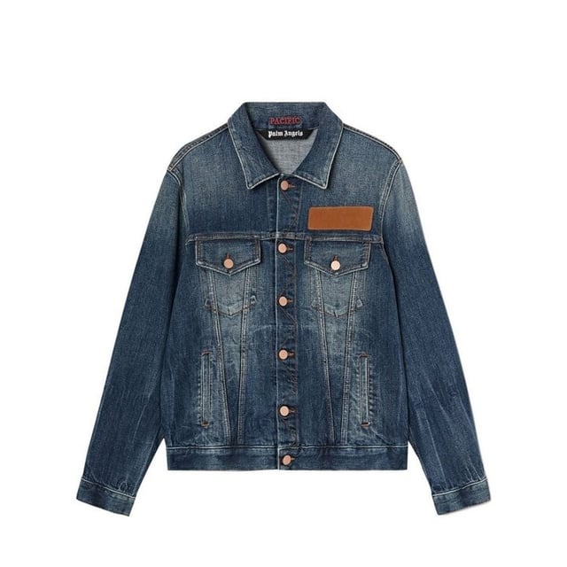 Chaqueta vaquera Palm Angels - Composición: 98% Algodón 2% Elastano - Forro: Poliéster - Mangas largas - Cierre con botones en la parte delantera - Dos bolsillos laterales - Lavado a máquina - Dos bolsillos delanteros - Detalle de palma bordada en la parte trasera - Hecho en Italia - Género: HOMBRE -