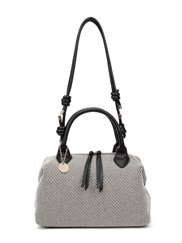 Diana&Co bolso de mano Mujer Bolso de mujer. El cierre es con cremallera. Los bolsillos internos son uno con cremallera y dos abiertos. Los bolsillos externos están ausentes. La correa para el hombro es ajustable y extraíble. El mango está fabricado en PU. Hay un compartimento interno. El material exterior es Cuero Vegano/Pu. Internamente no está forrado. Medidas: 37x20x16 cm. Producto de moda