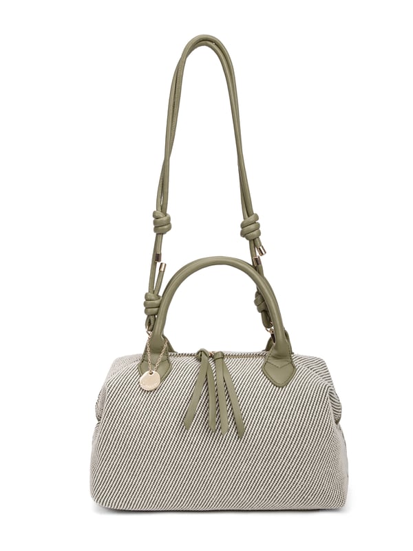 Diana&Co bolso de mano Mujer Bolso de mujer. El cierre es con cremallera. Los bolsillos internos son uno con cremallera y dos abiertos. Los bolsillos externos están ausentes. La correa para el hombro es ajustable y extraíble. El mango está fabricado en PU. Hay un compartimento interno. El material exterior es Cuero Vegano/Pu. Internamente no está forrado. Medidas: 37x20x16 cm. Producto de moda