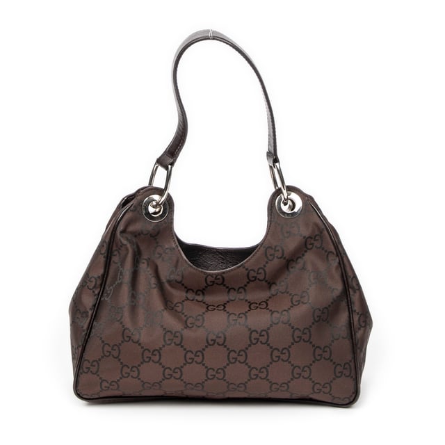 Colbert Hobo Schoudertas Gucci Tassen Colbert Hobo Schoudertas in de Bruin Doek in de Zilver hardware. Het product is in In Uitstekende Staat (A).
Afmetingen: 20x35x11.5 cm
Inclusief accessoires: None
BrandCo Paris vindt zeldzame artikelen in de beste staat voor ongelooflijke prijzen. Het is de moeite waard om geduldig te zijn! Koop met vertrouwen: alle artikelen van BrandCo Paris worden zorgvuldig geselecteerd en geverifieerd door ons team van experts.
Alle artikelen worden geleverd met een certificaat van echtheid en verpakt door BrandCo Paris.
Classificatietabel voor de conditie van het artikel:
N (als nieuw)
AA (perfecte staat)
A (uitstekende staat)
AB (zeer goede staat)
B (goede/redelijke staat)