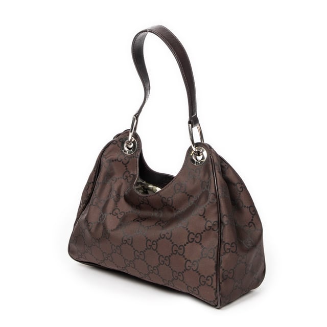 Colbert Hobo Schoudertas Gucci Tassen Colbert Hobo Schoudertas in de Bruin Doek in de Zilver hardware. Het product is in In Uitstekende Staat (A).
Afmetingen: 20x35x11.5 cm
Inclusief accessoires: None
BrandCo Paris vindt zeldzame artikelen in de beste staat voor ongelooflijke prijzen. Het is de moeite waard om geduldig te zijn! Koop met vertrouwen: alle artikelen van BrandCo Paris worden zorgvuldig geselecteerd en geverifieerd door ons team van experts.
Alle artikelen worden geleverd met een certificaat van echtheid en verpakt door BrandCo Paris.
Classificatietabel voor de conditie van het artikel:
N (als nieuw)
AA (perfecte staat)
A (uitstekende staat)
AB (zeer goede staat)
B (goede/redelijke staat)