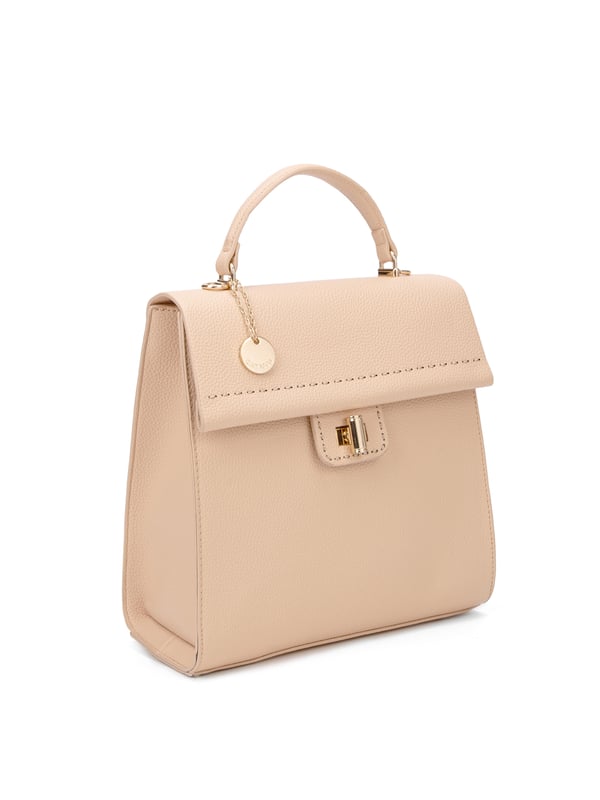 Diana&Co Mochila Mujer Mochila de mujer. El cierre es con giro. Los bolsillos internos son dos con cremallera y dos abiertos. Los bolsillos externos están ausentes. La correa para el hombro es ajustable y extraíble. El mango está fabricado en PU. Hay un compartimento interno. El material exterior es Cuero Vegano/Pu. Internamente no está forrado. Medidas: 26x25x13,5 cm. Producto de moda