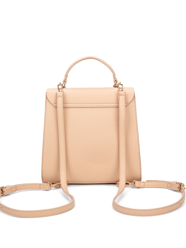 Diana&Co Mochila Mujer Mochila de mujer. El cierre es con giro. Los bolsillos internos son dos con cremallera y dos abiertos. Los bolsillos externos están ausentes. La correa para el hombro es ajustable y extraíble. El mango está fabricado en PU. Hay un compartimento interno. El material exterior es Cuero Vegano/Pu. Internamente no está forrado. Medidas: 26x25x13,5 cm. Producto de moda