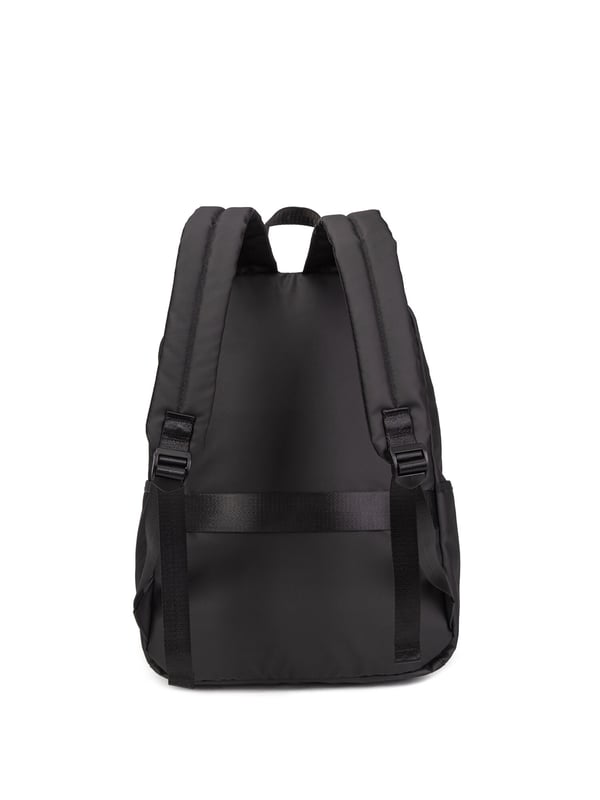 B Cavalli Mochila Unisexo Mochila unisex. El cierre es con cremallera. Los bolsillos internos son tres bolsillos abiertos. Los bolsillos externos son uno frontal con cremallera. Falta la correa para el hombro. El mango está fabricado en PVC. Hay un compartimento interno. El material exterior es Cuero Vegano/Pu. Internamente es 100% Poliéster. Medidas: 31x45x14 cm. Producto de moda