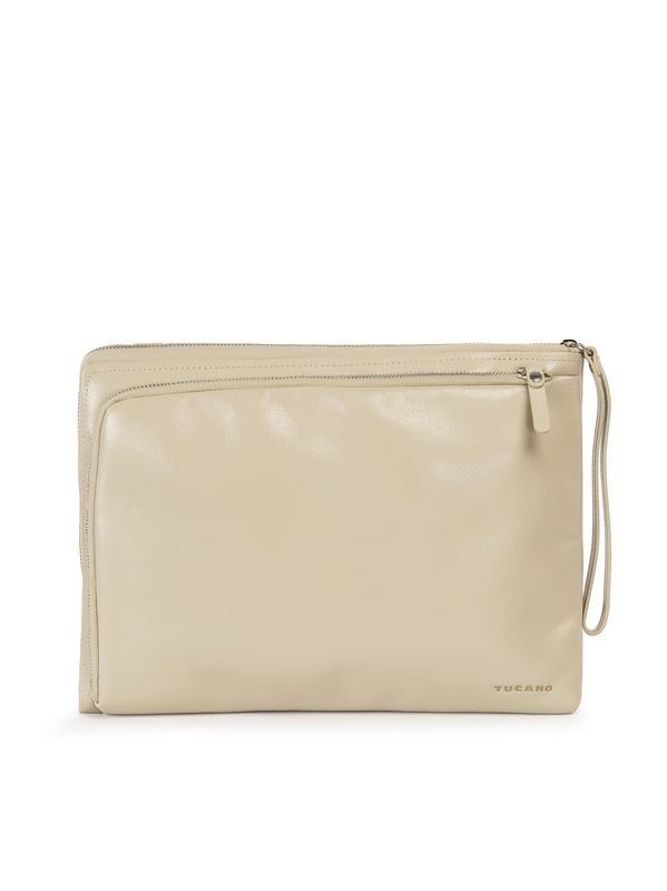 Unisex clutch tas met ritssluiting. twee open binnenzakken. één voorkant met ritssluiting en één achterkant met externe zakken met rits. verstelbare en afneembare lederen schouderband. ontbrekend handvat. een binnencompartiment.  extern materiaal. polyester binnenkant. Afmetingen: 32x23x5,5 cm. Modeproduct