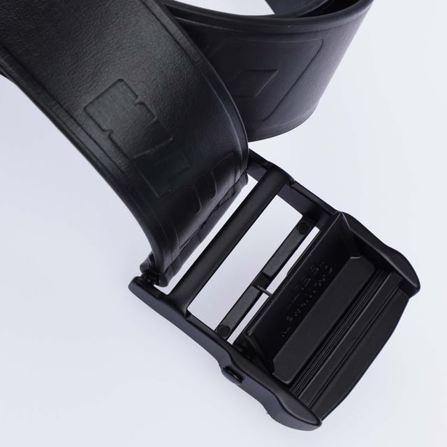 Off-White industriële leren riem.- gespsluiting.- Off White opschrift.- 100% koeienleer. Ref: OMRB0120011010.