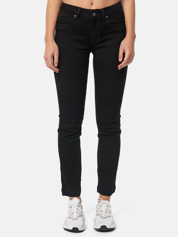 Tazzio Damen Straight Leg Jeans •Moderne & zeitlose Damen Straight Leg Jeans von Tazzio
•Verschluss: Reißverschluss (verdeckter Zip Fly)
•Hosentaschen: Eingrifftaschen, Gesäßtaschen
•4-Pocket-Style
•Stretchanteil für eine optimale Passform
•Gürtelschlaufen
•Unifarben
•Ton-in-Ton-Nähte
•Hochwertiges Material & bequem zu tragen
•Ideale Damen Jeans das ganze Jahr
Passform
•Passform: Schmal
•Schnitt: Figurbetont
•Länge: Knöchellang
•Leibhöhe: Normal
Material & Pflege
•Material Oberstoff: 97% Baumwolle, 3% Elasthan
•Materialkonstruktion: Denim/Jeans
•Elastizität: Leicht elastisch
•Pflegehinweise: Maschinenwäsche
