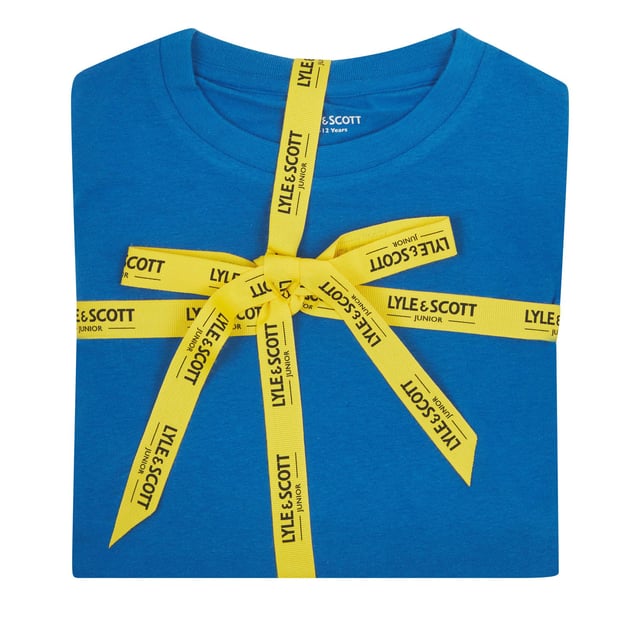 Lyle and Scott Juniors Loungewear Shorts Set. Prince cotton jersey sleepwear T-Shirt and shorts set. Complete with the classic embroidered eagle. Perfect for any occasion or gifting. Material: 50% Cotton, 45% Viscose, 5% Elastane. Ref: PRINCE9026.
