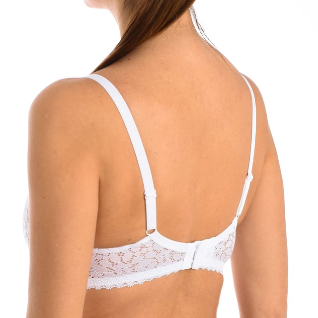 Underwired bra.\n Cups without foam.\n Lace cups.\n Elastic and adjustable straps.\n Back closure with three-position hooks.\n Elastic sides, with reinforcing rod insertion.\n Seams seen in tone.\n Composition: 89% Polyamide, 11% Elastane\n Care:\nWash at max temperature. 40º.\n Do not use bleach.\n Do not use dryer.\n Do not iron.\n Do not dry clean.