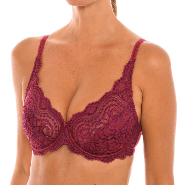 Playtex brand bra.
 Made of elastic lace, for an ultra feminine and refined style.
 Underwired bra.
 Cups without foam.
 Elastic and adjustable straps.
 Back closure with four-position hooks.
 Bow decoration at the center of the neckline.
 Elastic lace sides.
 Seams seen in tone.
 Composition: 57% Polyamide, 21% Polyester, 12% Elastane, 10% Cotton
 Care:
Handwash.
 Do not use bleach.
 Do not use dryer.
 Do not iron.
 Do not dry clean.