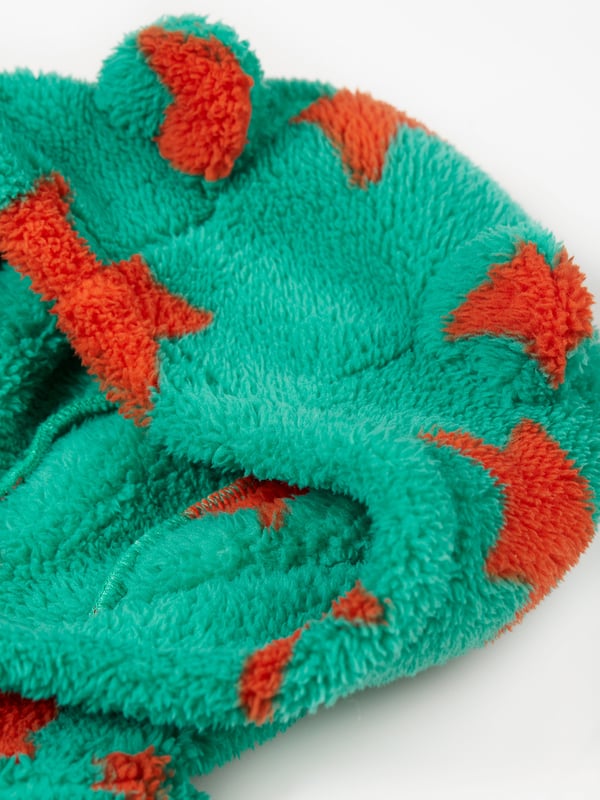 Super soft recycled polyester fleece made from recycled textiles, helping to divert end of life clothing and textiles from landfill. Features extended zip opening for easy dressing with protective zip guard. 3 piece panel hood construction for a comfortable fit. For sizes Newborn to 12 months there are fold over foot and hand fleece cuffs to help keep little feet and hands warm when out and about. Part of the Frugi circular Recycle Me! Range, this garment can be recycled once it comes to the end of it's usable life. Oeko-Tex standard 100 certified.