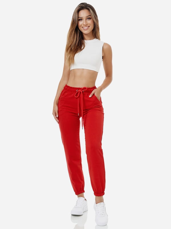 Moderne &amp; zeitlose Damen Jogginghose von Tazzio
	Passform: Regular Fit
	Verschluss: Tunnelzugband, elastischer Bund
	2 Eingrifftaschen
	Hochwertiges Material &amp; bequem zu tragen
	Ideale Sporthose für das ganze Jahr