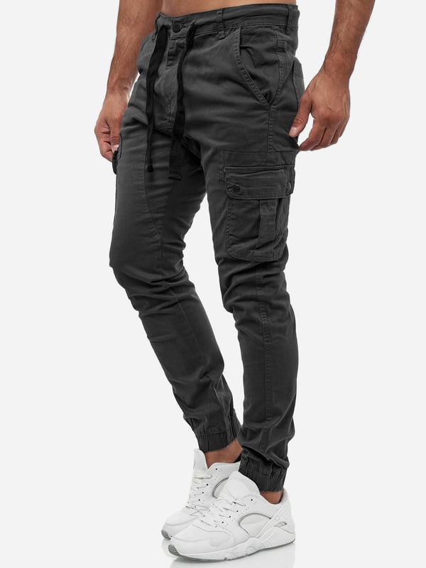 Tazzio Herren Cargohose Regular Fit Artikelbeschreibung
Moderne & zeitlose Herren Jeans von Tazzio
Verschluss: Tunnelzug
Hosentaschen: Eingrifftaschen, Cargotaschen, Gesäßtaschen
Stretchanteil für eine optimale Passform
2 Taschen an den Beinseiten, via Knopf verschließbar
Im Jogger-Stil
Geschlossener Beinabschluss
Hochwertiges Material & bequem zu tragen
Ideale Hose für das ganze Jahr
Passform
Passform: Regular Fit
Länge: Knöchellang
Leibhöhe: Normal
Material & Pflege
Material Oberstoff: 97% Baumwolle, 3% Elasthan
Elastizität: Leicht elastisch, elastischer Bund
Pflegehinweise: Maschinenwäsche