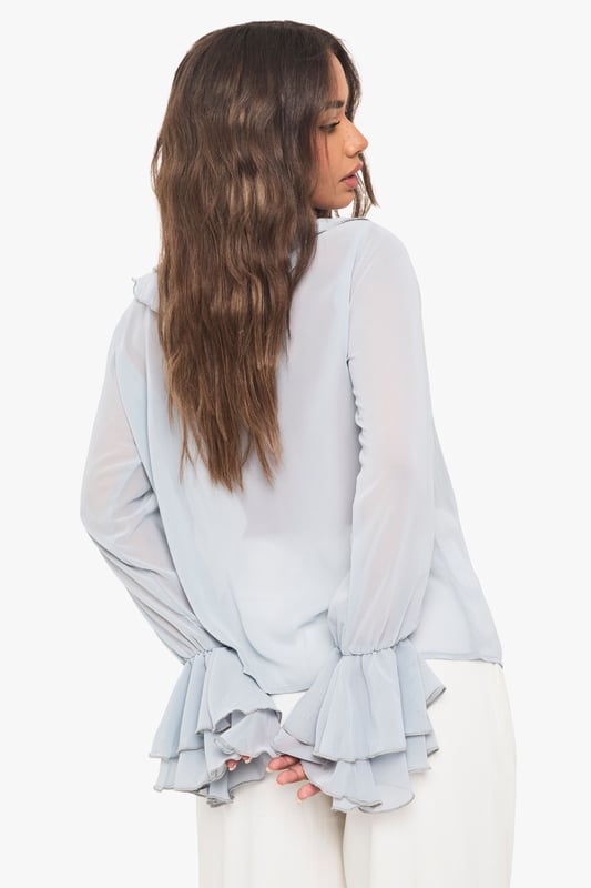 Steal the style top spot in a statement separate from the tops collectionCamis or crops, bandeaus or bralets, we've got all the trend-setting tops so you can stay statement in separates this season. Hit refresh on your jersey basics with pastel hues and pick a quirky kimono to give your ensemble that Eastern-inspired edge. Off the shoulder styles are oh-so-sweet, with slogans making your tee a talking point.