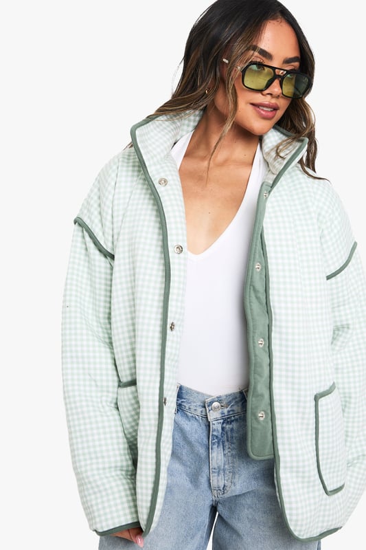 Wrap up in the latest coats and jackets and get out-there with your outerwearBreathe life into your new season layering with the latest coats and jackets from boohoo. Supersize your silhouette in a padded jacket, stick to sporty styling with a bomber, or protect yourself from the elements in a plastic raincoat. For a more luxe layering piece, faux fur coats come in fondant shades and longline duster coats give your look an androgynous edge.