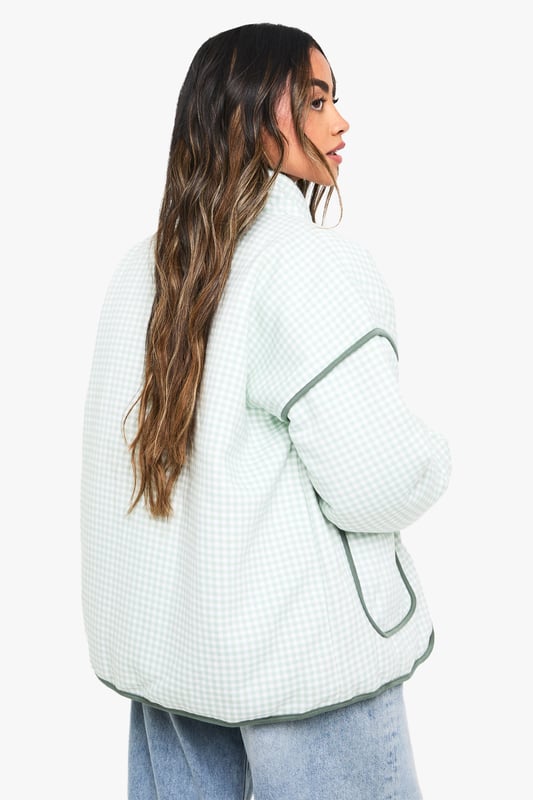 Wrap up in the latest coats and jackets and get out-there with your outerwearBreathe life into your new season layering with the latest coats and jackets from boohoo. Supersize your silhouette in a padded jacket, stick to sporty styling with a bomber, or protect yourself from the elements in a plastic raincoat. For a more luxe layering piece, faux fur coats come in fondant shades and longline duster coats give your look an androgynous edge.