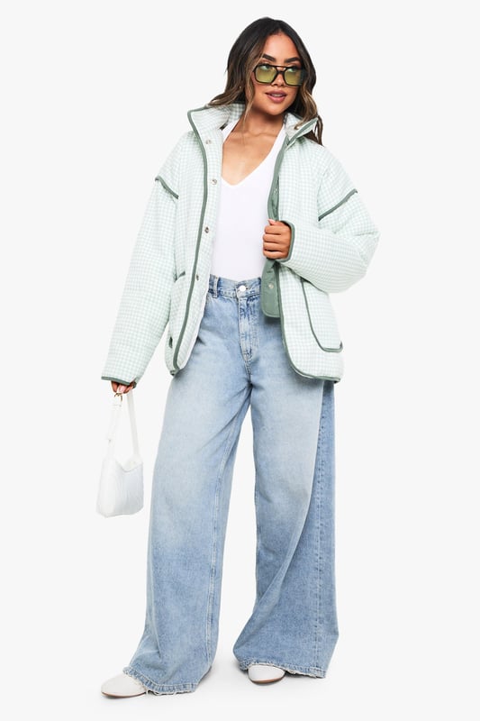 Wrap up in the latest coats and jackets and get out-there with your outerwearBreathe life into your new season layering with the latest coats and jackets from boohoo. Supersize your silhouette in a padded jacket, stick to sporty styling with a bomber, or protect yourself from the elements in a plastic raincoat. For a more luxe layering piece, faux fur coats come in fondant shades and longline duster coats give your look an androgynous edge.