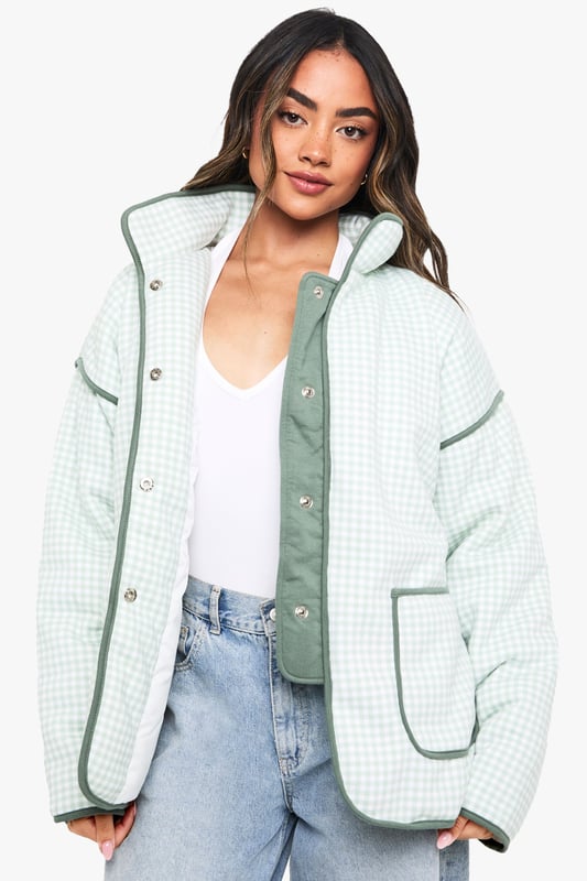 Wrap up in the latest coats and jackets and get out-there with your outerwearBreathe life into your new season layering with the latest coats and jackets from boohoo. Supersize your silhouette in a padded jacket, stick to sporty styling with a bomber, or protect yourself from the elements in a plastic raincoat. For a more luxe layering piece, faux fur coats come in fondant shades and longline duster coats give your look an androgynous edge.