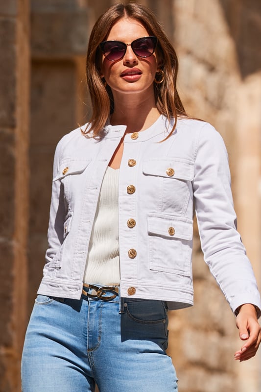 You'll wear it with everything
That collarless neckline is so chic
Statement gold buttons for a luxe touch
Made from the softest stretch denim
Do double denim with blue jeans
Throw over a printed summer dress