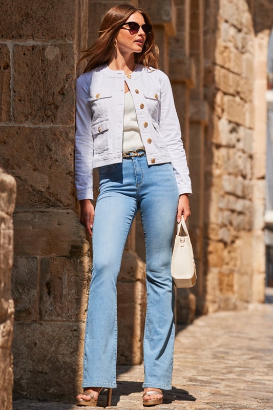 You'll wear it with everything
That collarless neckline is so chic
Statement gold buttons for a luxe touch
Made from the softest stretch denim
Do double denim with blue jeans
Throw over a printed summer dress