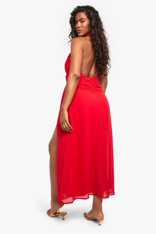 Petite Chiffon Trim Thigh Split Maxi Dress Dresses are the most-wanted wardrobe item for day-to-night dressing. From cool-tone whites to block brights, we've got the everyday skater dresses and party-ready bodycon styles that are perfect for transitioning from day to play. Minis, midis and maxis are our motto, with classic jersey always genius and printed cami dresses the season's killer cut - add skyscraper heels for a seriously statement look. Dress up or down in style with boohoo.