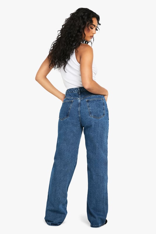 Straight leg jeans with eye-catching side stripe detail
        High-rise waist for a flattering silhouette
        Classic five-pocket design for practicality
        Belt loops for versatile styling options
        Comfortable cotton-blend fabric for all-day wear
    
    Make a statement with these trendy straight leg jeans from Boohoo. The standout side stripe adds a contemporary twist to a timeless denim staple, perfect for the fashion-forward woman who loves to stay ahead of the curve. Pair these jeans with a cropped vest top and trainers for a casual daytime look that's both comfortable and stylish. For a more polished ensemble, team with a crisp white shirt and ankle boots. The versatile design makes these jeans suitable for various casual occasions, from coffee dates with friends to family gatherings. The high-rise waist and straight leg cut create a flattering silhouette that complements a range of body types, embodying Boohoo's commitment to inclusivity. Embrace your individuality and make these jeans the cornerstone of your casual wardrobe.