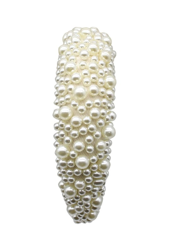 Elevate any occasion with our pearl headband collection. Perfect for bridal parties, formal gatherings, and timeless moments of elegance.
Width at the Thickest Point = 3.3cm approx.
Width at the Thinnest Point (Edge) = 2.1cm approx.
HA301707. Colour: White