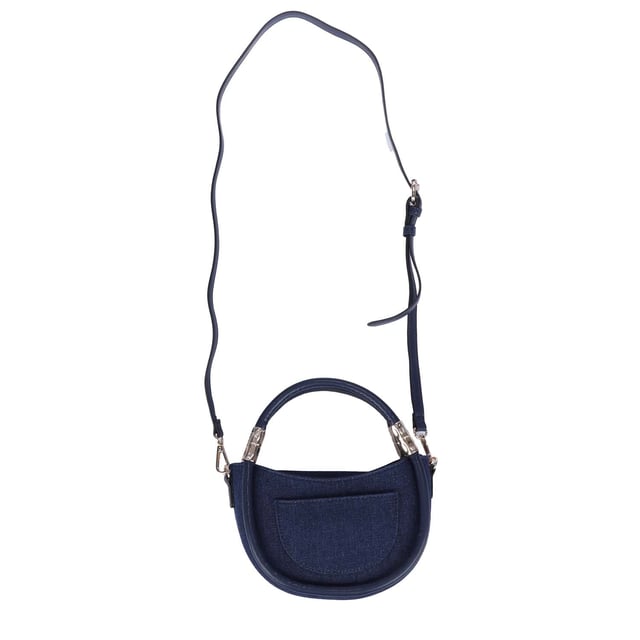 Daffneys is the perfect style to elevate your accessory game this season. Adorned with gold-tone fittings and a secure magnetic fastening  this shoulder bag exudes understated elegance that commands attention. The versatile grab handle ensures effortless carry  making it ideal for both day-to-night transitions. Whether you're heading to the office  running errands or out for evening drinks  this stylish bag is a must-have addition to your everyday collection.