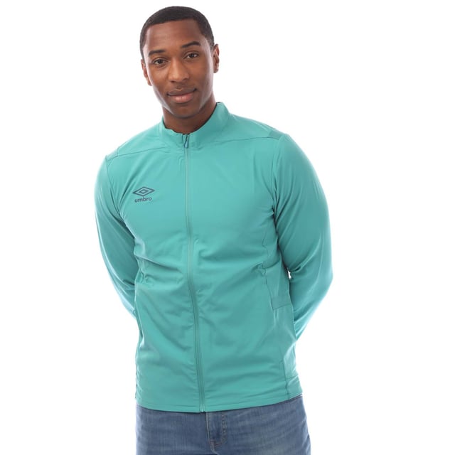 Heren Umbro Premier Presentation Jacket in groenblauw.- Opstaande kraag.- Volledige ritssluiting.- Zijzakken.- Opgezette manchetten. - Bedrukte merkopdruk.- Aansluitende zoom.- 100% polyester.- Ref: 99089UKYF
