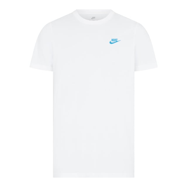 3 Pack Nike Sportswear Men's Club T Shirt in Blue/White/White A SMART CHOICE FOR YOUR DAILY ROTATION. The Nike Sportswear Club T-Shirt is made with our everyday cotton fabric and a classic fit, for a familiar feel right out of the bag.An embroidered Futura logo on the chest provides a signature Nike look. Benefits The classic-fit tee silhouette has a relaxed feel down through the body and hips. Everyday cotton fabric feels soft and lightweight. Product Details Standard fit for a relaxed, easy feel Fabric: 100% cotton Machine wash
