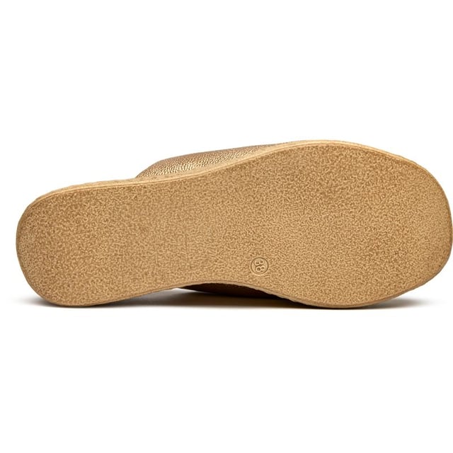 Dames metallic Solesister brandy wedge sandalen, vervaardigd met synthetisch materiaal en een synthetische zool. Kenmerken: ronde neus en synthetische voering & sok.